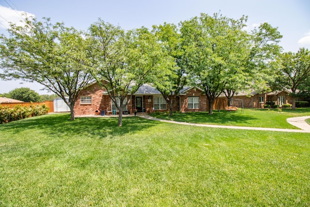 view of front of property with a front yard