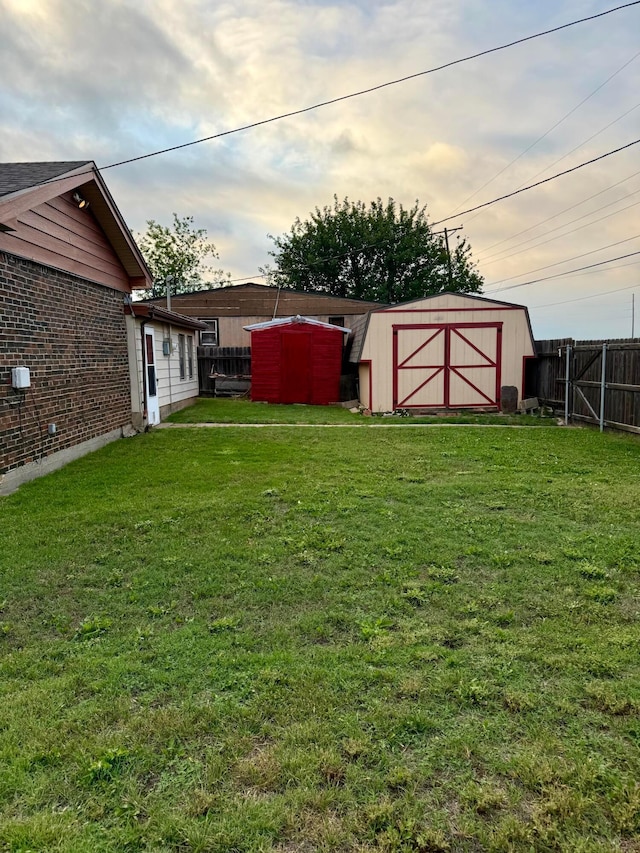 408 Jupiter St, Pampa, TX 79065 - view of yard