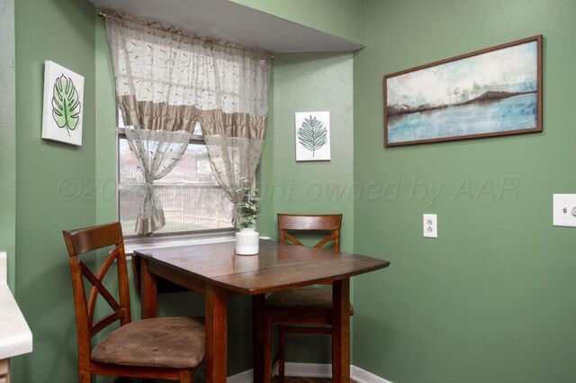 2819 Lloyd Dr, Amarillo, TX 79110 - dining space featuring baseboards