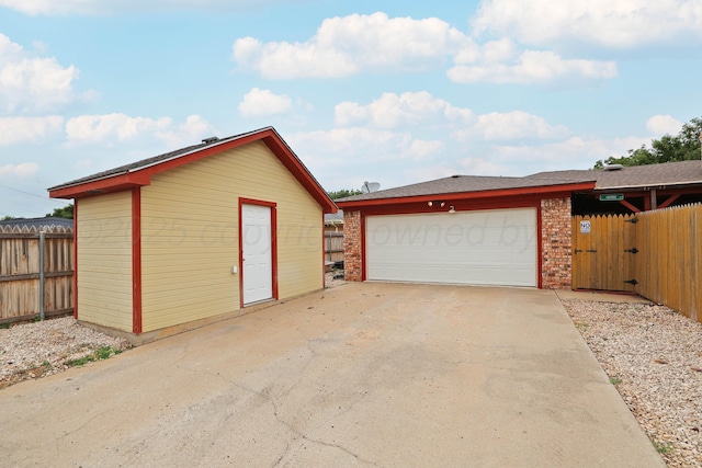 7303 Jameson Dr, Amarillo, TX 79121 - view of garage