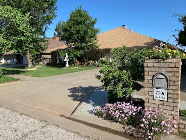 7906 Merchant Dr, Amarillo, TX 79121 - view of front of property