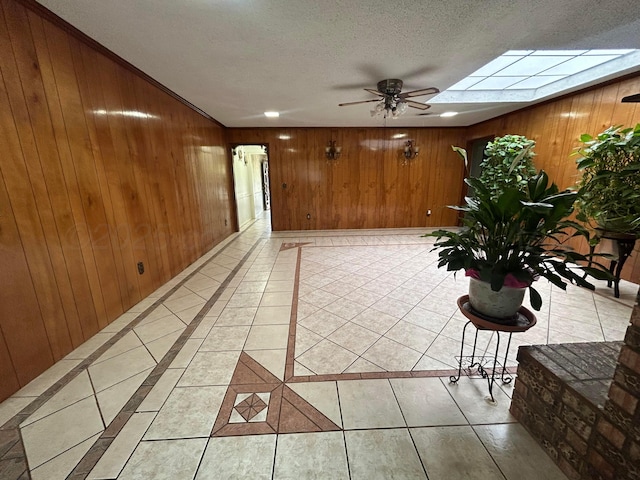 7906 Merchant Dr, Amarillo, TX 79121 - unfurnished sunroom with a skylight