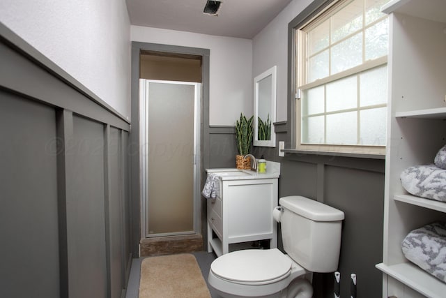 4417 Andrews Ave, Amarillo, TX 79106 - full bathroom with a shower stall and vanity