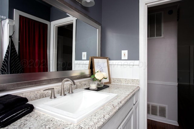 4417 Andrews Ave, Amarillo, TX 79106 - bathroom featuring vanity