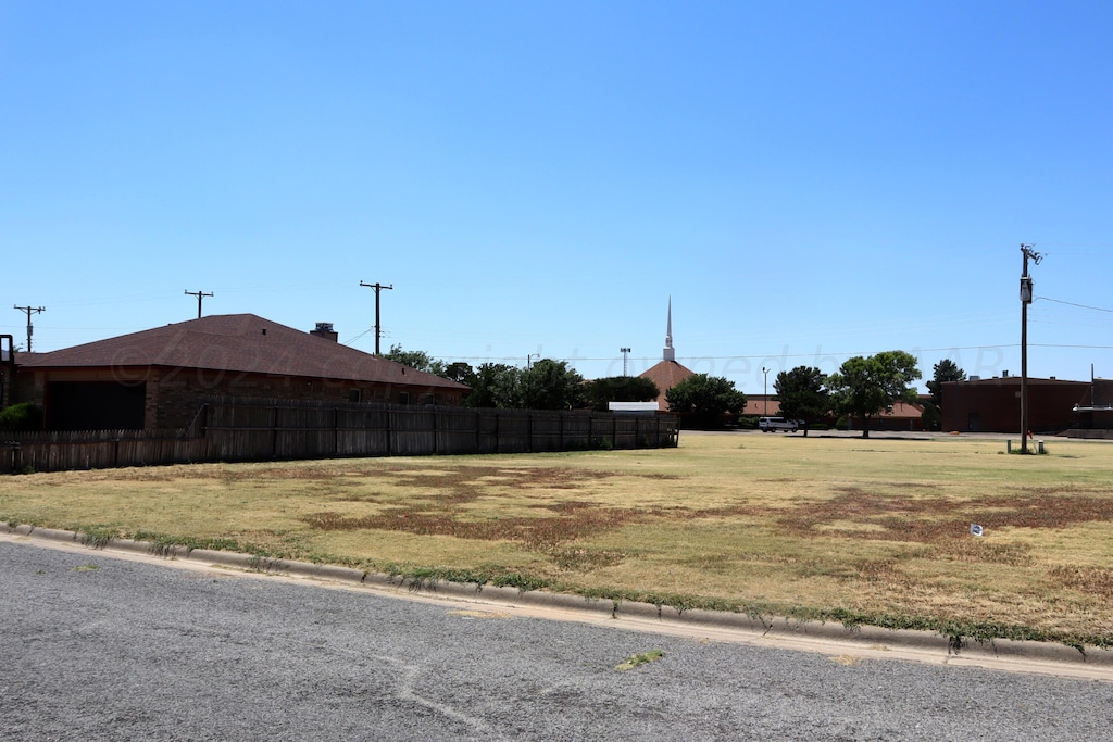 417 Hickory St, Hereford, TX 79045