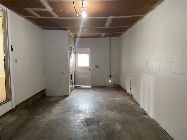 1805 N Jefferson St, Amarillo, TX 79107 - view of below grade area