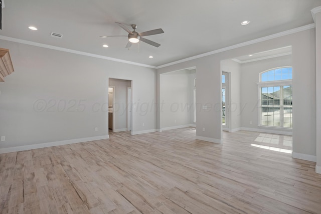 unfurnished room featuring light wood-style flooring, visible vents, baseboards, and ceiling fan
