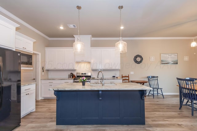 kitchen with black appliances, a sink, light wood-style flooring, white cabinetry, and ornamental molding