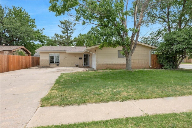 5021 Westway Trl, Amarillo, TX 79109 - ranch-style house featuring brick siding and concrete driveway