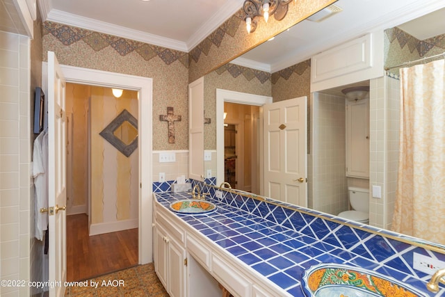 1607 S Harrison St, Amarillo, TX 79102 - bathroom featuring crown molding, wallpapered walls, vanity, toilet, and a shower with curtain