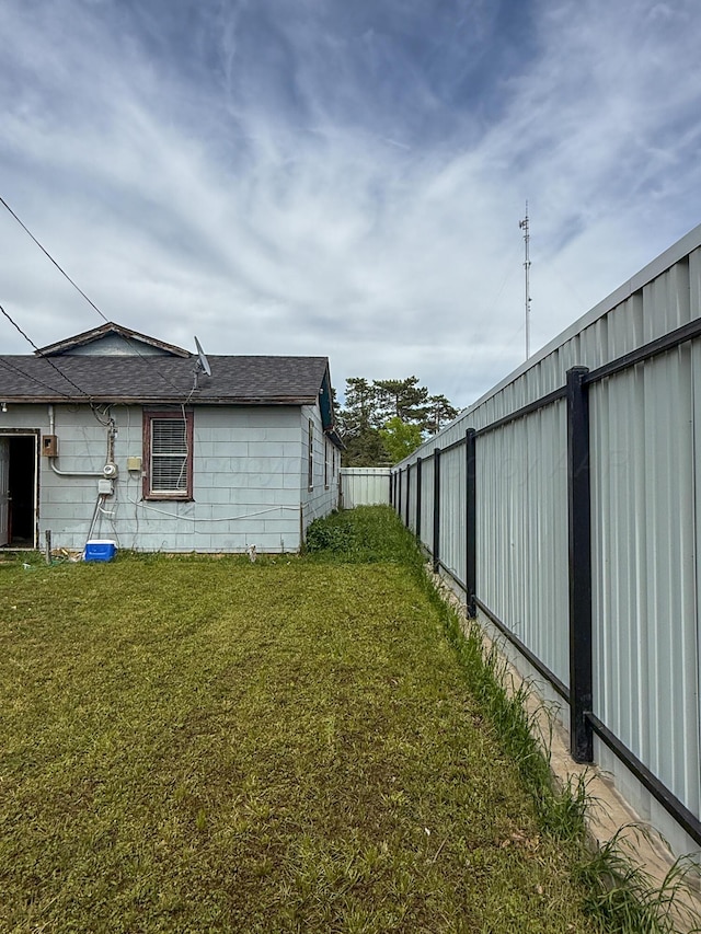 600 S Williston St, White Deer, TX 79097 - view of yard featuring fence