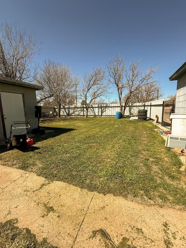 view of yard featuring a fenced backyard