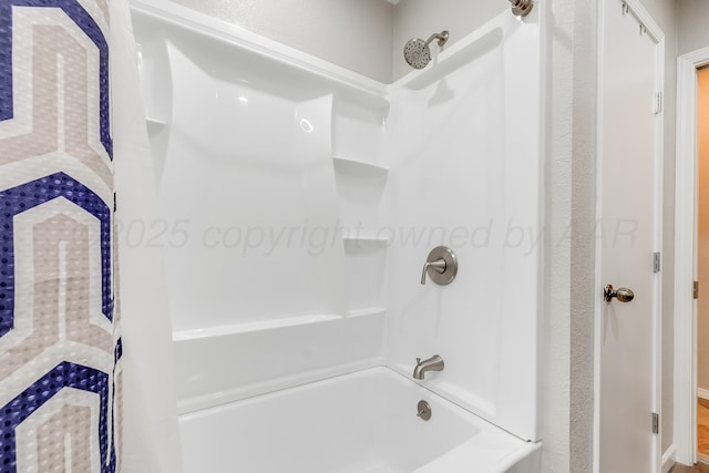 123 Bellaire Ave, Dumas, TX 79029 - full bath with washtub / shower combination