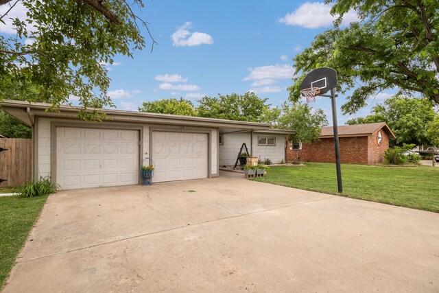 123 Bellaire Ave, Dumas, TX 79029 - ranch-style home featuring driveway