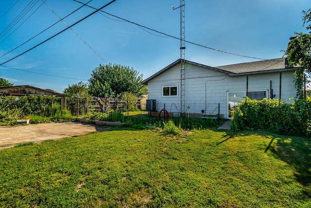 view of yard with cooling unit