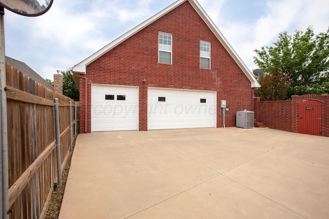 4602 Cape Verde Ct, Amarillo, TX 79119 - garage featuring a gate and a detached garage