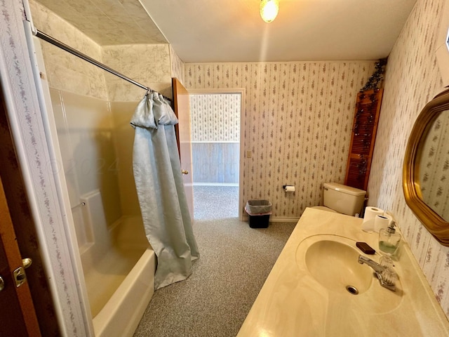 full bathroom featuring toilet, shower / bath combo, and sink