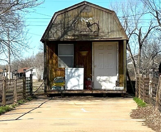 view of outbuilding