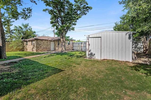 15 Fannin Dr, Tulia, TX 79088 - view of yard