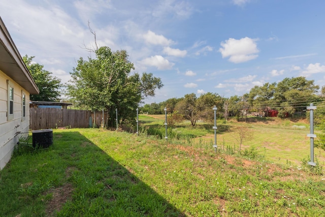 707 N Arkansas St, Shamrock, TX 79079 - view of yard