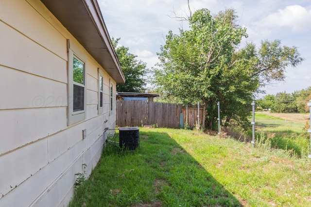 707 N Arkansas St, Shamrock, TX 79079 - view of yard