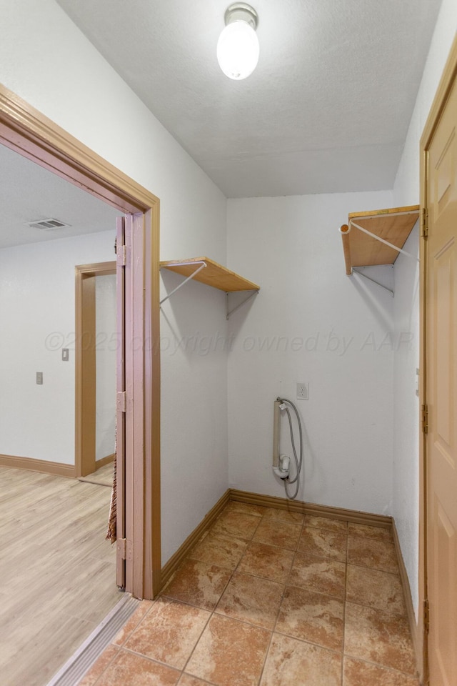 431 Crest, Pampa, TX 79065 - view of walk in closet