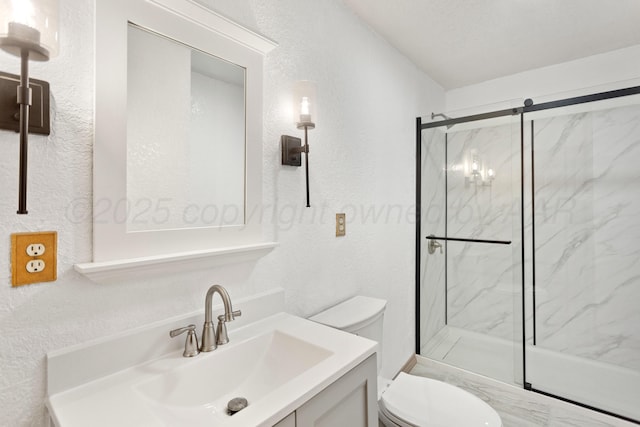 431 Crest, Pampa, TX 79065 - bathroom featuring toilet, a marble finish shower, vanity, and a textured wall