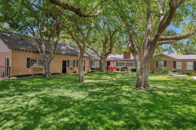 100 S Avondale St, Amarillo, TX 79106 - view of grassy yard