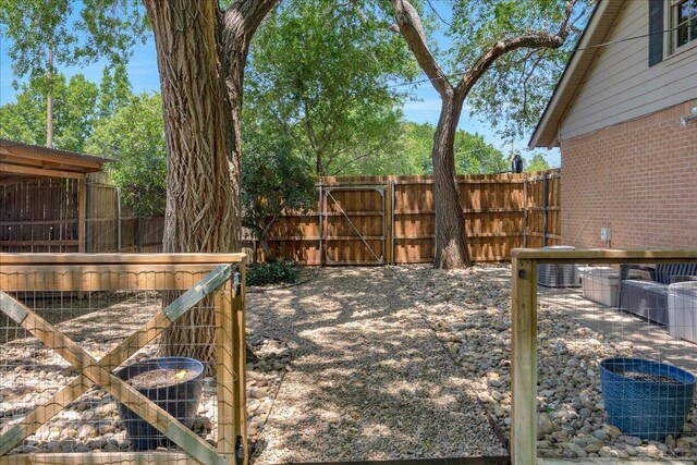 100 S Avondale St, Amarillo, TX 79106 - fenced yard with a gate
