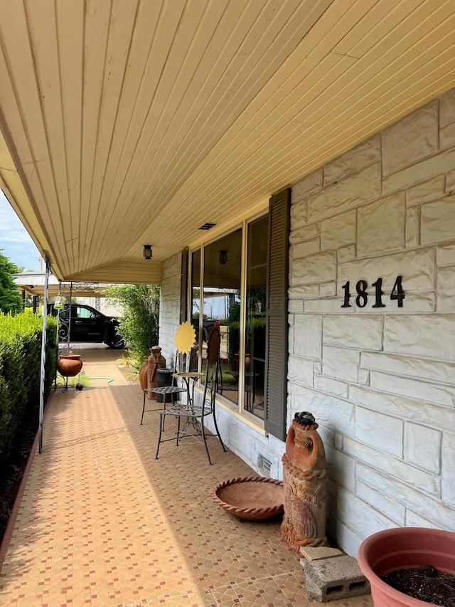 1814 N Main St, Shamrock, TX 79079 - view of porch