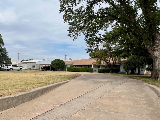 view of front of house with a front lawn