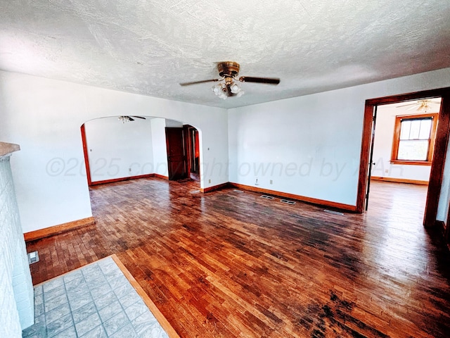 609 S Grinnell St, Perryton, TX 79070 - photo 4