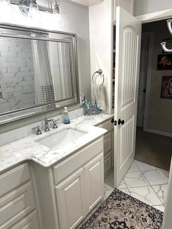 bathroom featuring vanity