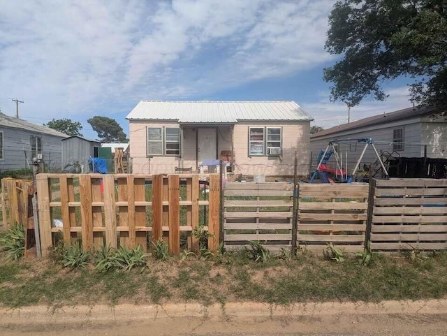 325 Morse Ave, Stinnett, TX 79083 - photo 1