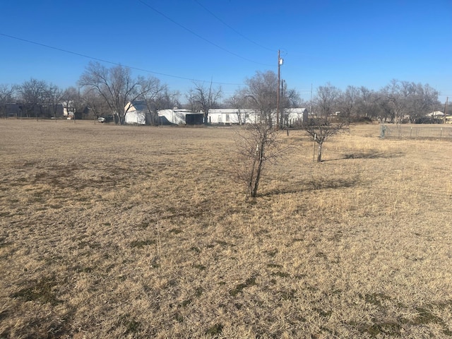 view of yard featuring a rural view