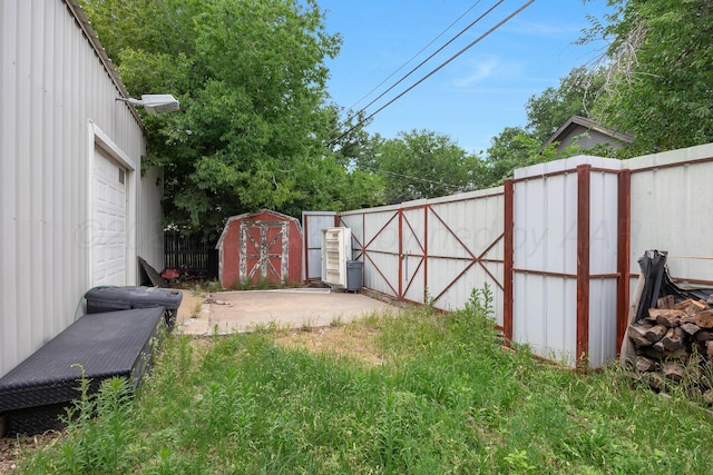 1717 S Tyler St, Amarillo, TX 79102 - fenced backyard with a shed