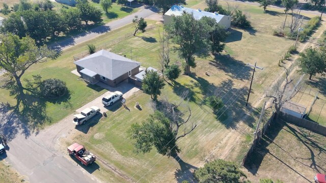 birds eye view of property featuring a rural view