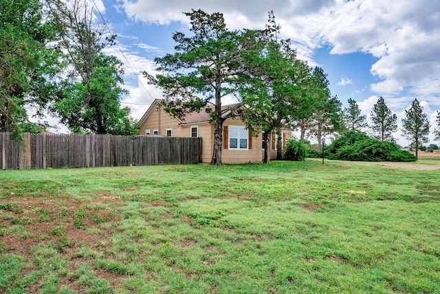3201 S Grand St, Amarillo, TX 79103 - view of yard
