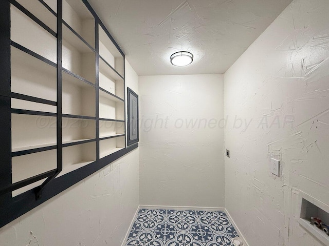 3201 S Grand St, Amarillo, TX 79103 - corridor featuring baseboards