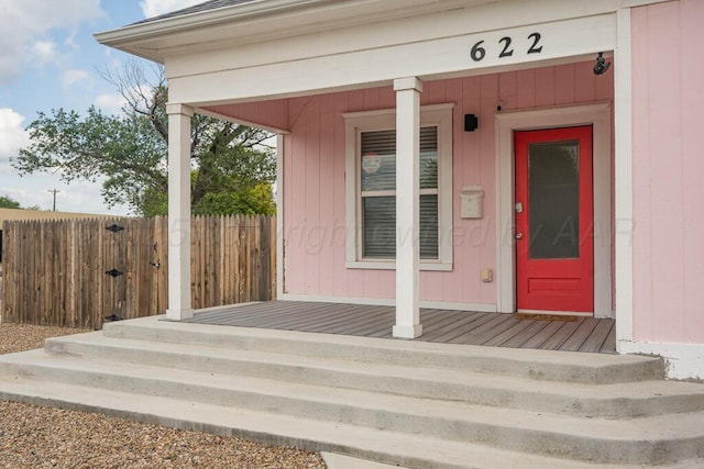 entrance to property with fence