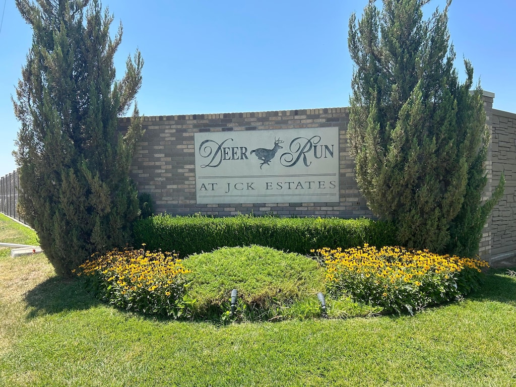 902 White Tail Ln, White Deer, TX 79097 - photo 2