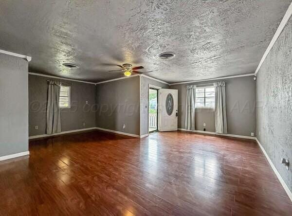 300 Estireno St, Borger, TX 79007 - photo 4