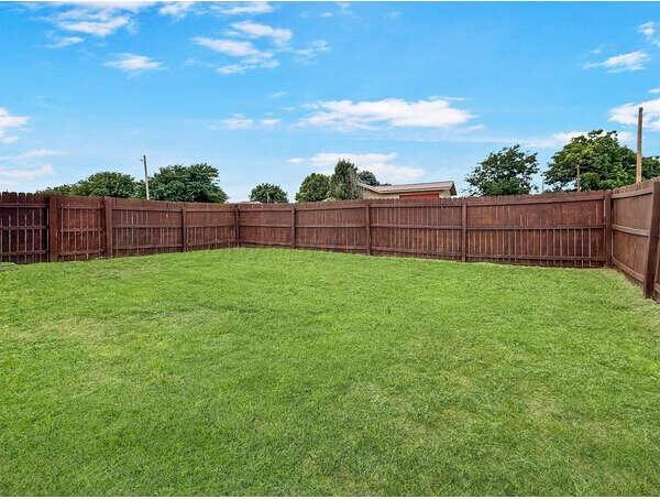 300 Estireno St, Borger, TX 79007 - photo 20