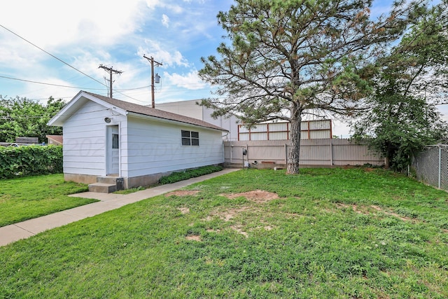 4116 Cimarron Ave, Amarillo, TX 79102 - view of yard with an outbuilding