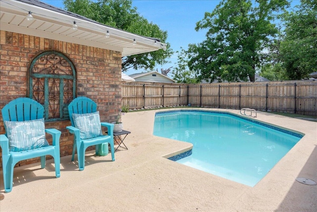 4022 Pinehurst Dr, Amarillo, TX 79109 - view of swimming pool featuring a fenced backyard and a patio