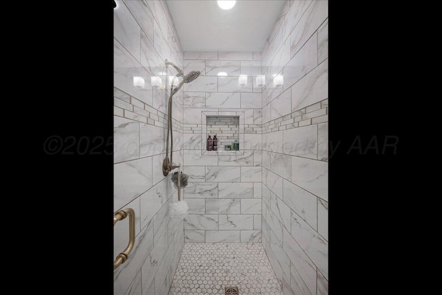 4022 Pinehurst Dr, Amarillo, TX 79109 - full bath with a tile shower