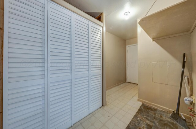 823 Ave N, Sunray, TX 79086 - hall featuring baseboards