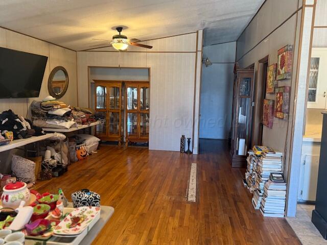 407 N Powell St, Pampa, TX 79065 - dining area with wood finished floors and a ceiling fan