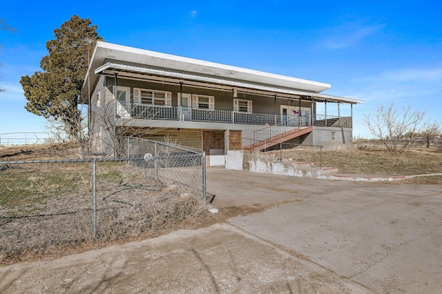 view of front of home featuring covered porch