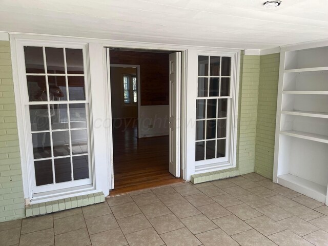 2409 S Tyler St, Amarillo, TX 79109 - view of unfurnished sunroom